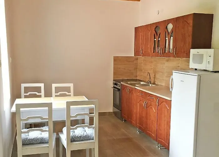 - Munkacsy U. 6. 別荘